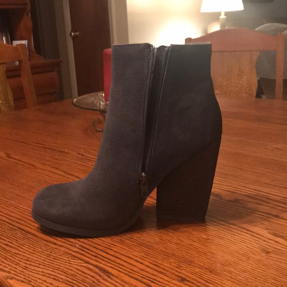 Very Volatile Fringe Booties - Picture 2 of 2
